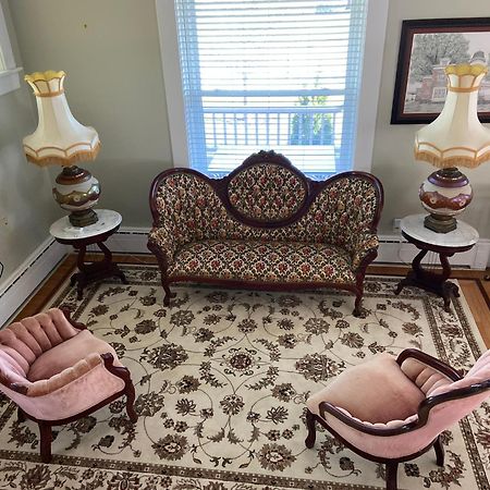 The Victorian Guesthouse Delphos 외부 사진
