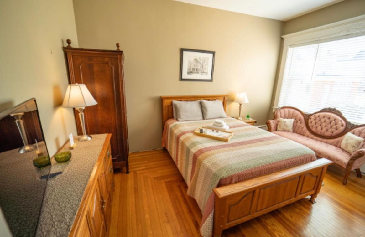 The Victorian Guesthouse Delphos 객실 사진